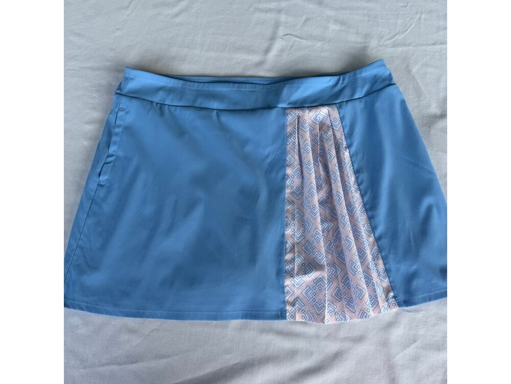 Sporty NWOT Adidas Activewear Blue Golf Skort Pleated Inset Size L Tennis Resort